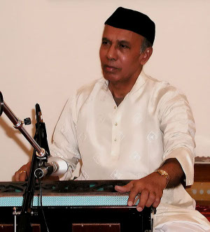 Pandit Tulsidas Borkar on harmonium